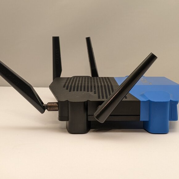 LINKSYS WRT3200ACM MU-MIMO 4 Port Gigabit WiFi Router Tri-Stream 160 Tech USED - Picture 4 of 15